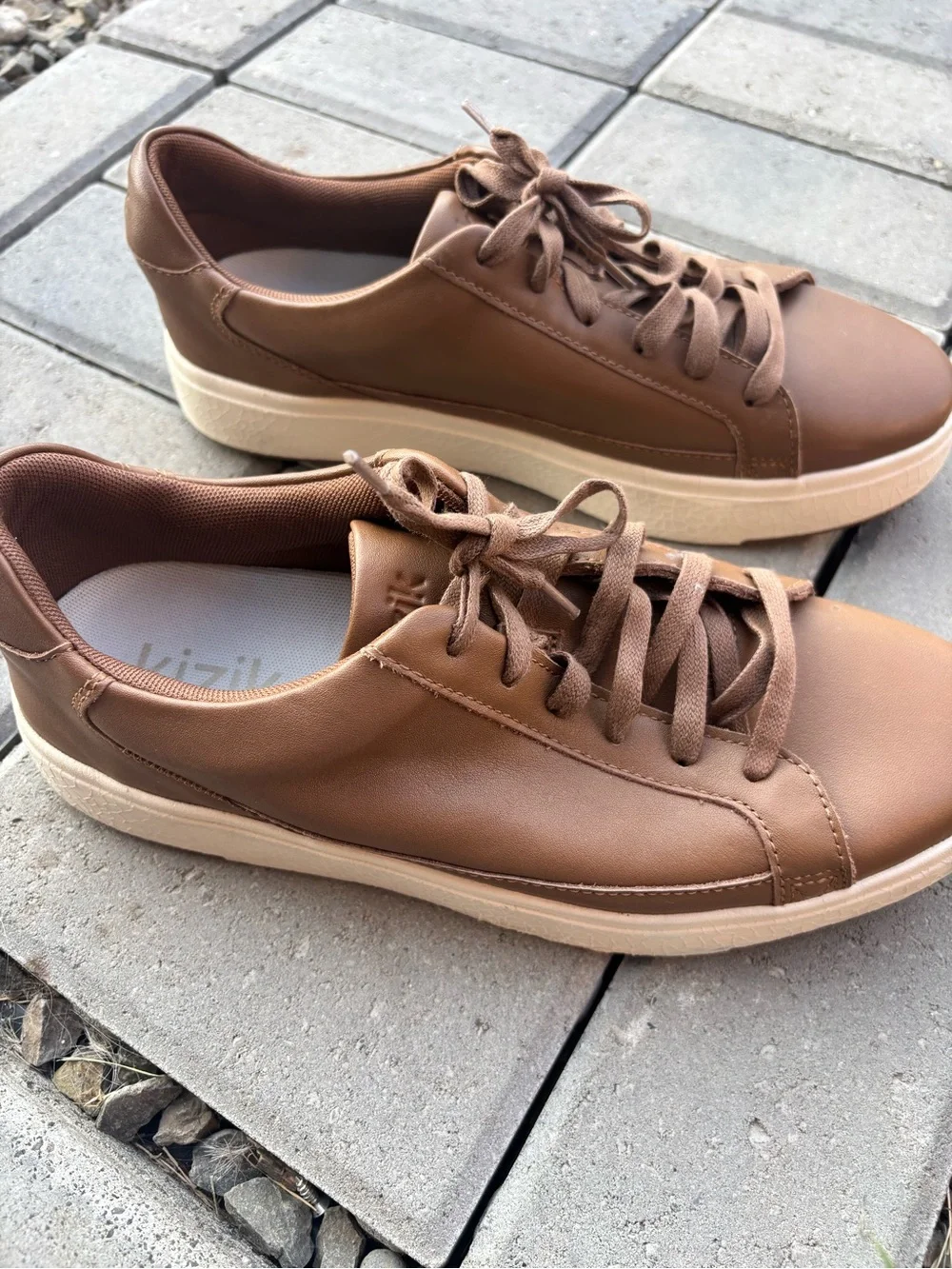 Kizik Vegas Chestnut Leather Sneakers Men's 9.5 Wide / Women's 11 Wide EE